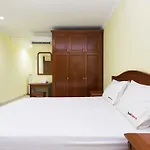 Reddoorz Near Ciputra World Kuningan