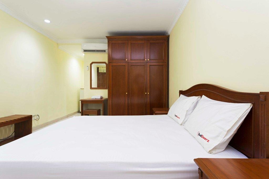Guest house Reddoorz Near Ciputra World Kuningan Jakarta
