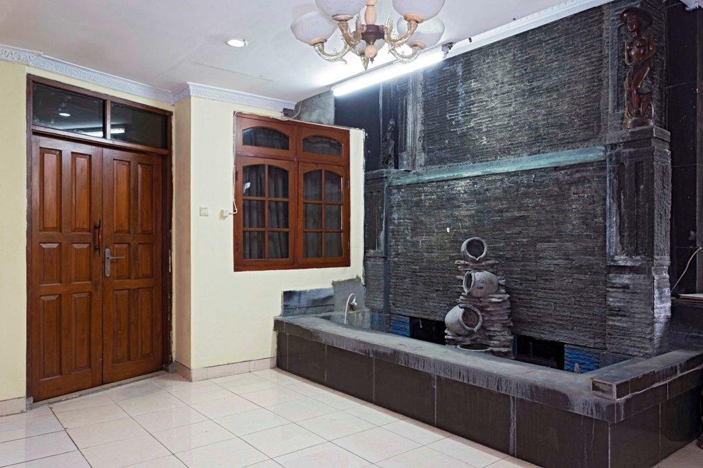 Gasthuis Reddoorz Near Ciputra World Kuningan Jakarta