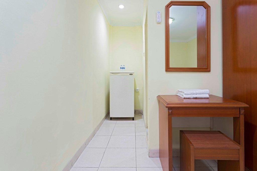 Guest house Reddoorz Near Ciputra World Kuningan 2*